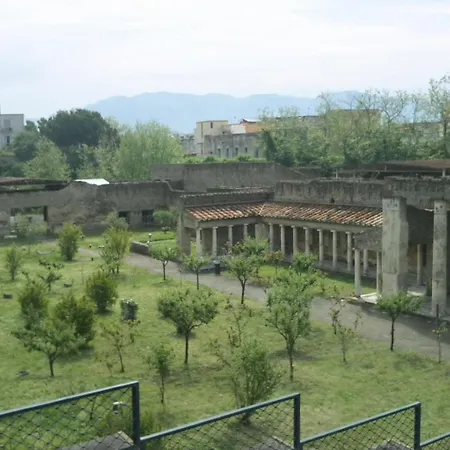 Apartamento Oplontis Garden - Quiet Oasis Near Pompeiit